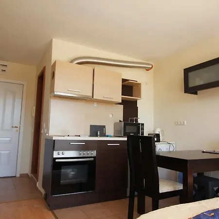 Apartment Holiday Fort Club Studio *